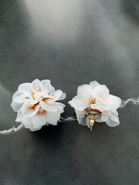 Anthropologie organza earrings with pearl and gold